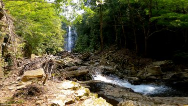 【尾鈴山】登山往復70分”日本の滝百選”に選ばれている落差73Mの『矢研の滝』を目指す
