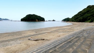 【栄松ビーチ・キャンプ場】エメラルドグリーンの海でシュノーケリングも楽しめる海水浴場♪キャンプ場もあります！