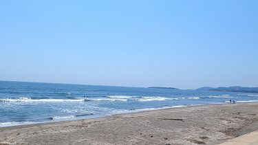 【木崎浜サーフポイント】2キロにわたる広大なビーチと青島が望める絶好のロケーション